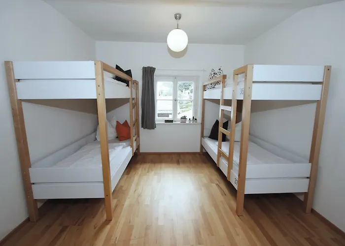 Berg Blick Mit אכסניה